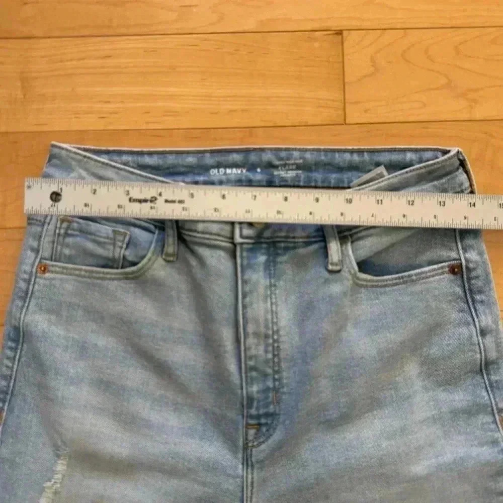 Old Navy Higher High Rise Flare Secret Smooth Pocket Womens Jean Size 6 - Picture 4 of 7